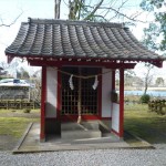 観音堂正面。注連縄があり鈴もありで、やっぱりお社ですね。